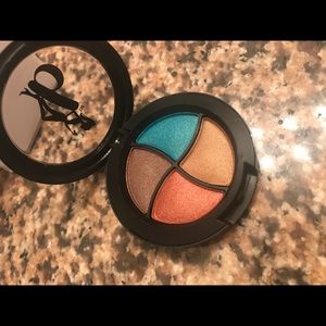 Be A Bombshell Eye Shadow Palette